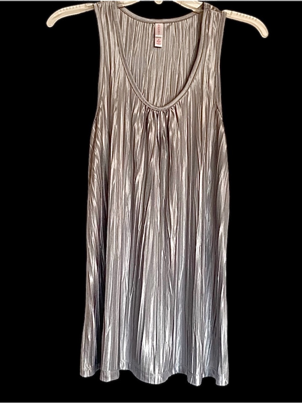 Vintage Xhilaration metallic silver pleated tank top Size M